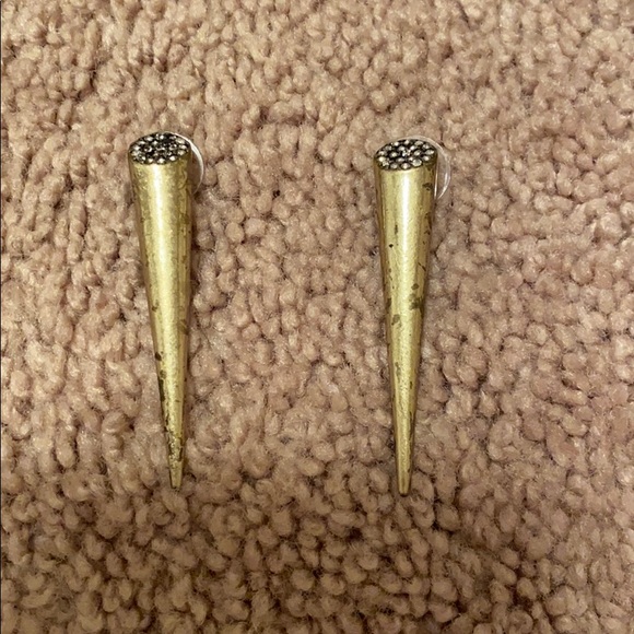 Rock and Republic post point earrings - Picture 1 of 3